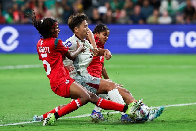 东体：女足需尽快让状态回升；王爱芳是比赛亮点之一